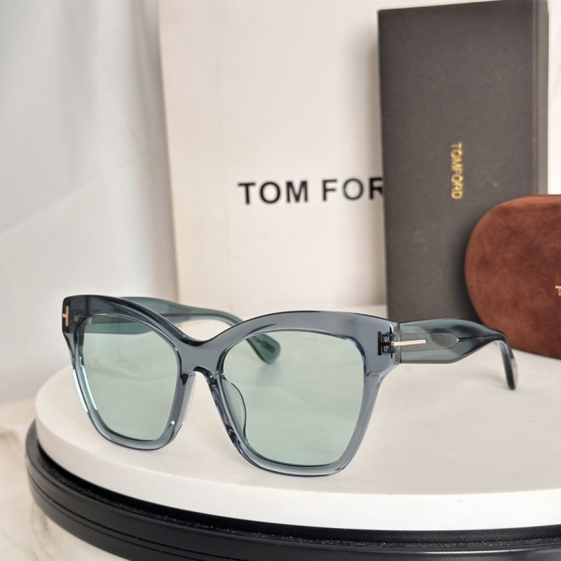 TOM FORD